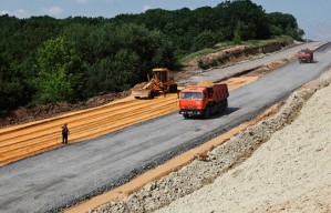 Как устроить земляное полотно для автомобильной дороги