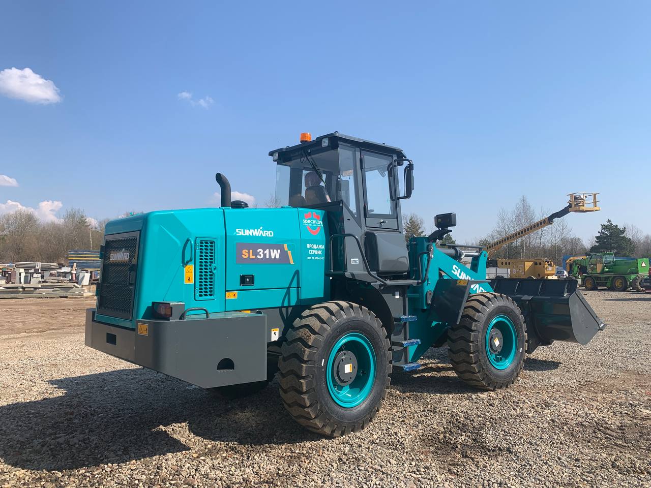 Как управлять погрузчиком: основы, виды и особенности работы